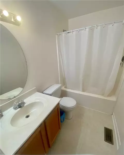 Bath - 154 Cedar Ridge Dr, Monaca, PA 15061 photo 3 of 3