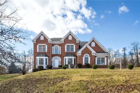 1604 Heritage Dr, Pittsburgh, PA 15237