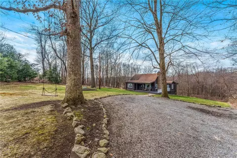 593 N Stone Base Rd, Mercer, PA 16137