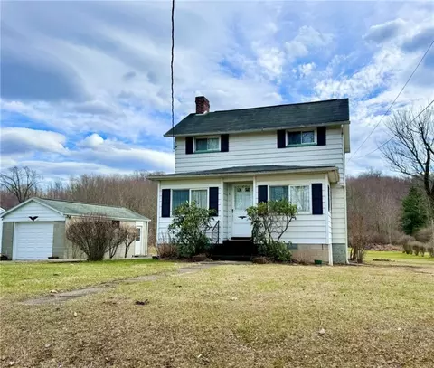 338 Pleasant Valley Rd, Connellsville, PA 15425