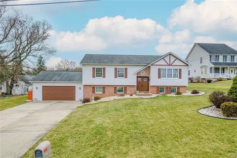 11260 Wagner Dr, Irwin, PA 15642