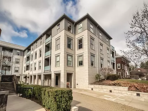 1660 Murray Ave #21, Pittsburgh, PA 15217