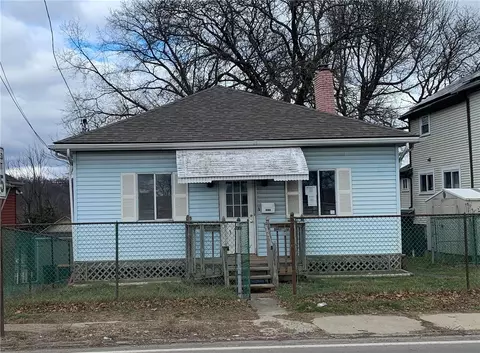 1532 Chartiers Ave, Mckees Rocks, PA 15136