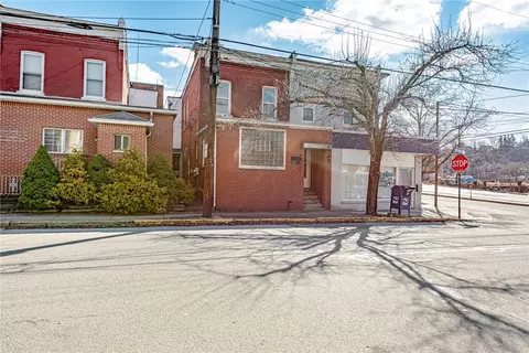 226 S 5th St, Jeannette, PA 15644