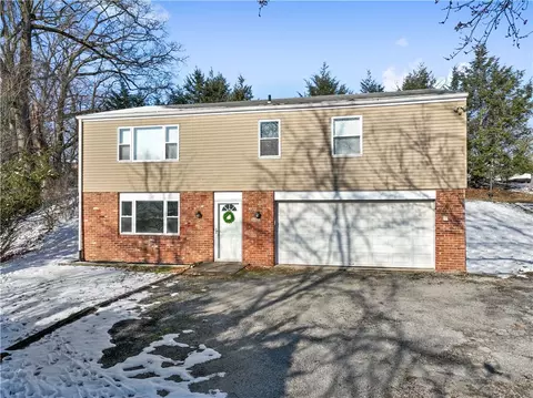 1370 Parkway Rd, Pittsburgh, PA 15237