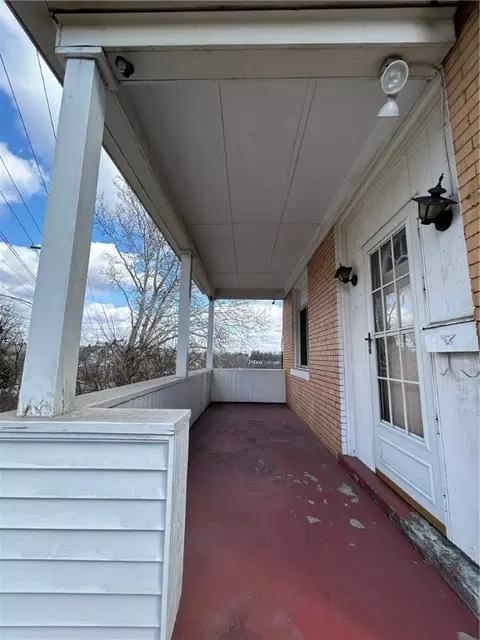 Exterior - 2006 Willow St, Braddock, PA 15104 photo 3 of 4