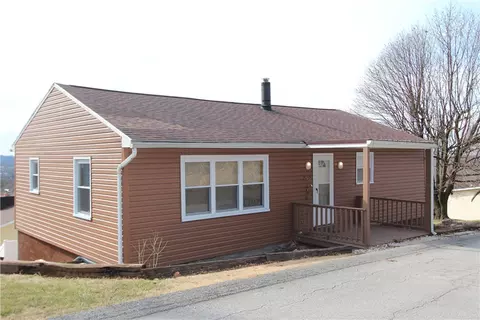 2606 Toledo St, Grapeville, PA 15634