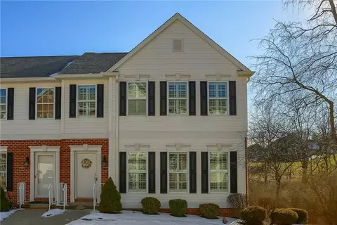 404 Lakeview Ct, Mars, PA 16046