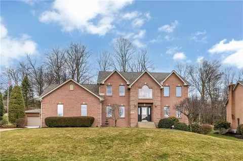 2132 Greenville Cir, North Huntingdon, PA 15642