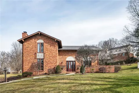 103 Concord Dr, Mcmurray, PA 15317