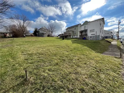 Exterior - 132 Yoder Ave, Mount Pleasant, PA 15666 photo 3 of 6