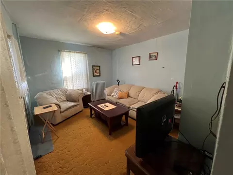 Living - 132 Yoder Ave, Mount Pleasant, PA 15666 photo 3 of 4