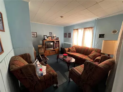 Living - 132 Yoder Ave, Mount Pleasant, PA 15666 photo 2 of 4