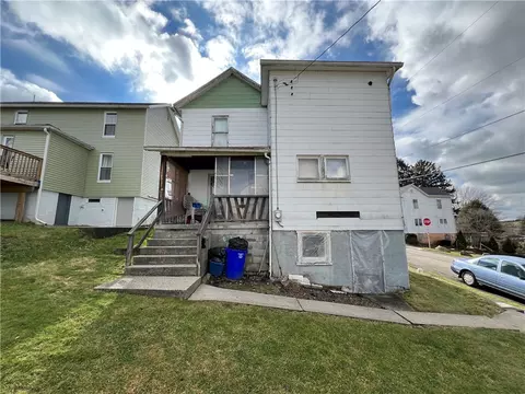 Exterior - 132 Yoder Ave, Mount Pleasant, PA 15666 photo 4 of 6