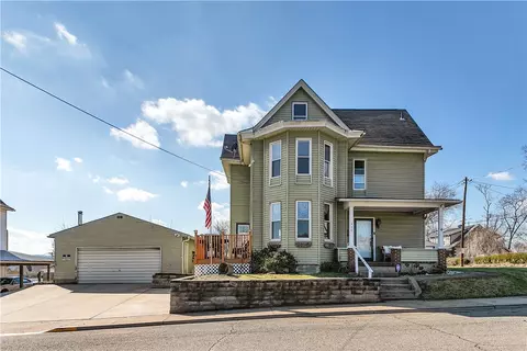450 Pennsylvania Ave, Rochester, PA 15074