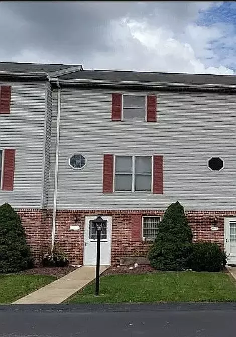 102 Thistle Dr, Greensburg, PA 15601
