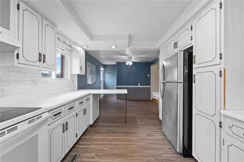 Kitchen - 788 Linmore Dr, Irwin, PA 15642 photo 3 of 3