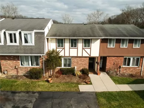 4465 Laurel Oak Dr, Allison Park, PA 15101