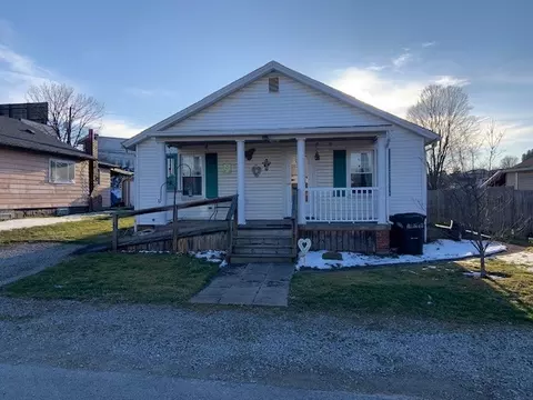 9 Hillman St, Bentleyville, PA 15314