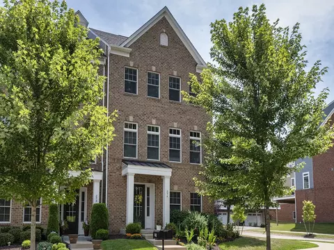 274 Venango Trl, Mars, PA 16046