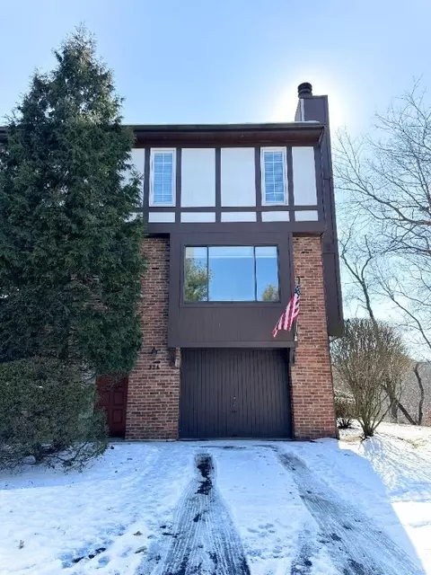 328 Woodbridge Dr, Pittsburgh, PA 15237