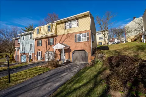 1307 Buckskin Trl, Bethel Park, PA 15102