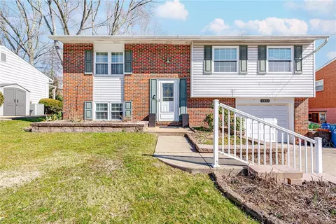 1812 Oblock Rd, Pittsburgh, PA 15239