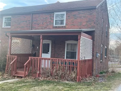 2 Victory Ln, Leetsdale, PA 15056