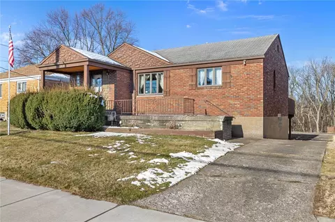 165 Roosevelt Ave, Mckees Rocks, PA 15136