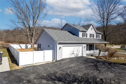 325 Lakeview Dr, Washington, PA 15301