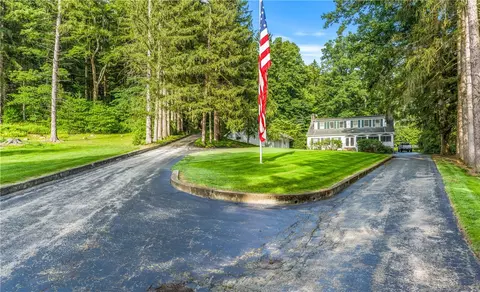 326 Old Orchard Ln, Latrobe, PA 15650