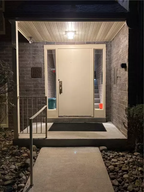 7565 Penn Bridge Ct, Pittsburgh, PA 15221