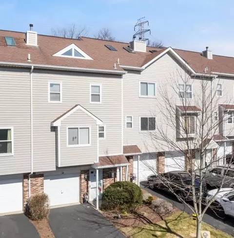 122 Old Village Ln, Bethel Park, PA 15102