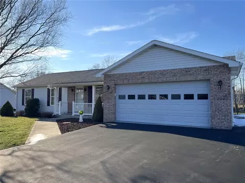139 Whitfield Dr, Latrobe, PA 15650