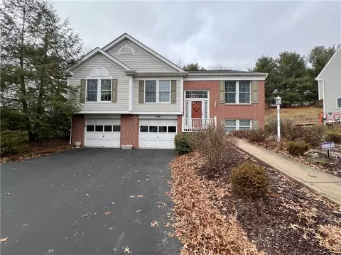 609 Deerwatch Dr, Canonsburg, PA 15317