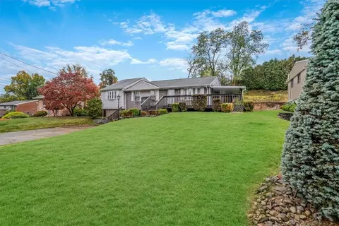 169 Rosemont Dr, Coraopolis, PA 15108