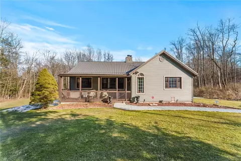 3370 Mercer Rd, New Castle, PA 16105