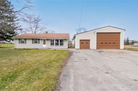 149 School House Rd, Pulaski, PA 16143