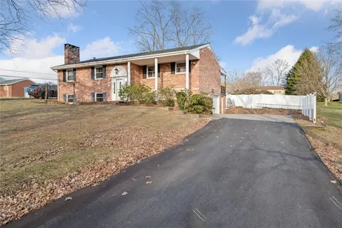 200 Oak Dr, Kittanning, PA 16201