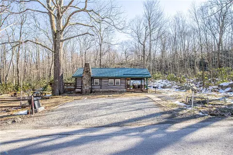 124 New Beaver Creek Rd, Markleysburg, PA 15459