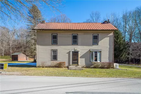 69 Pike Run Rd, Daisytown, PA 15427