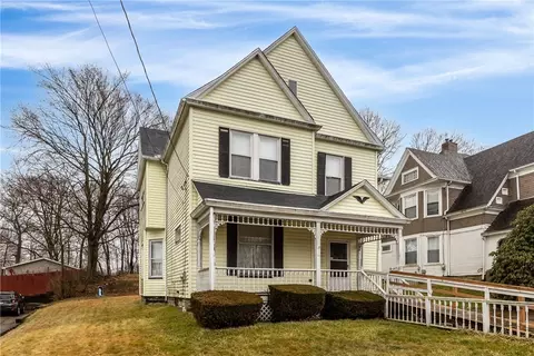 34 N Mercer Ave, Sharpsville, PA 16150