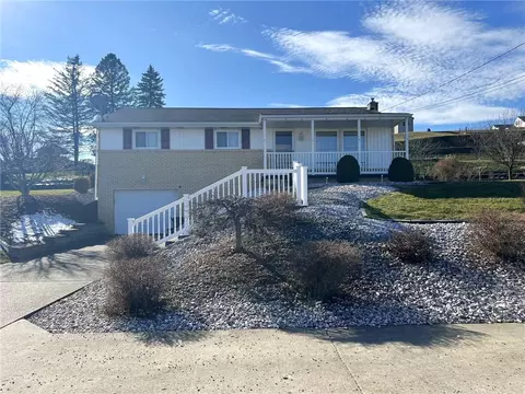 1024 Camelot Dr, Apollo, PA 15613