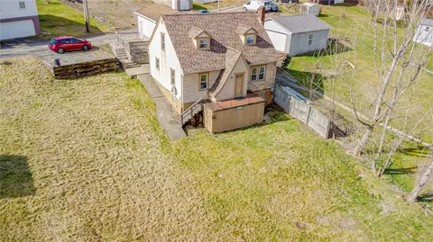711 Sellers Ave, Jeannette, PA 15644