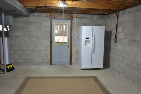Entry Way - 5919 Graybrooke Dr, Export, PA 15632 photo 2 of 2