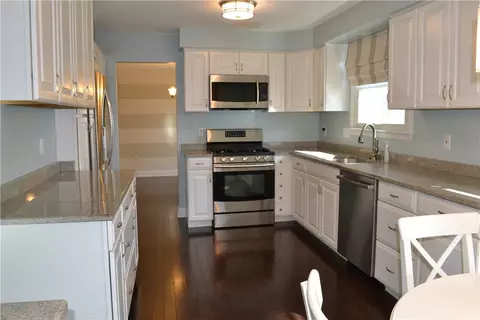 Kitchen - 5919 Graybrooke Dr, Export, PA 15632 photo 2 of 2