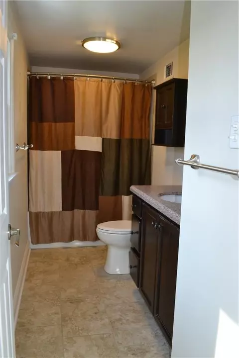 Bath - 5919 Graybrooke Dr, Export, PA 15632 photo 1 of 2