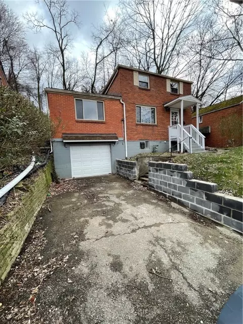 311 Macfarlane Dr, Pittsburgh, PA 15235