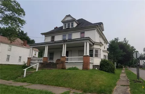 302-304 Boyles Ave, New Castle, PA 16101
