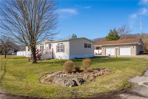 69 Main St, Clarksville, PA 15322